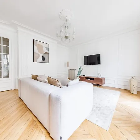 Exceptional Near The Eiffel Tower 3 Bdr 5 P 巴黎