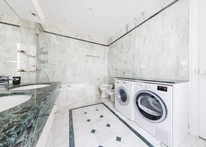 Exceptional Near The Eiffel Tower 3 Bdr 5 P *