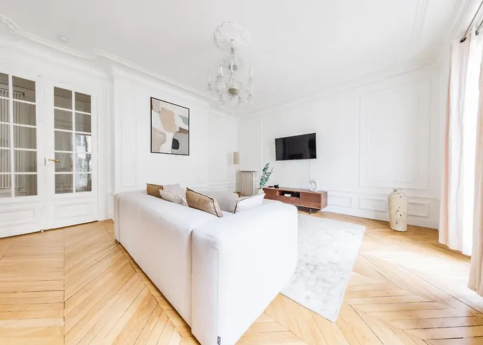 Exceptional Near The Eiffel Tower 3 Bdr 5 P 파리