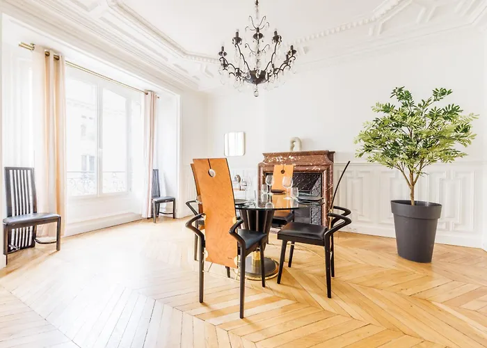 Exceptional Near The Eiffel Tower 3 Bdr 5 P * 파리