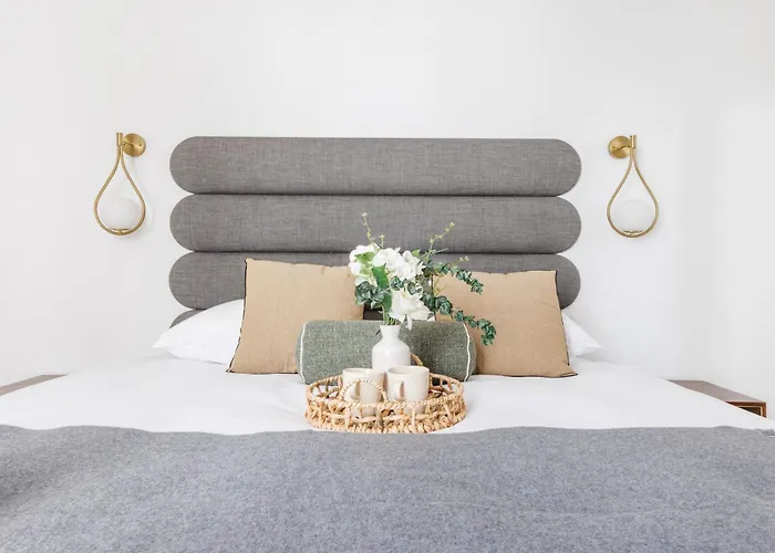 Exceptional Near The Eiffel Tower 3 Bdr 5 P