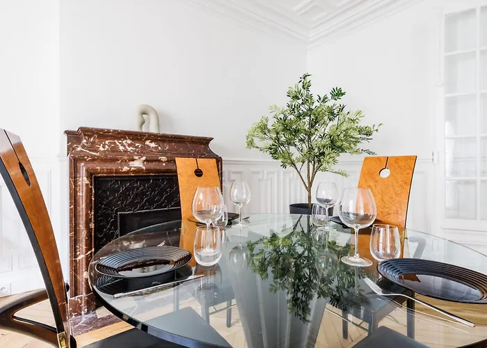 Exceptional Near The Eiffel Tower 3 Bdr 5 P * Paris