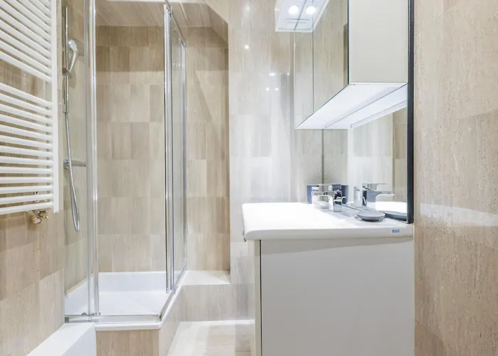 Exceptional Near The Eiffel Tower 3 Bdr 5 P 아파트 파리