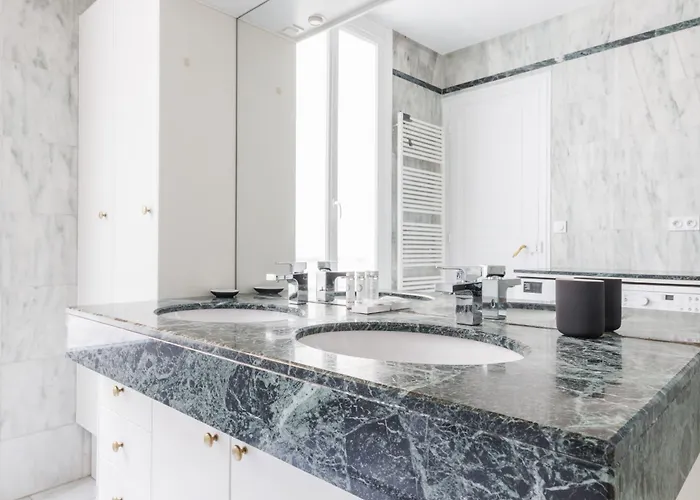 Exceptional Near The Eiffel Tower 3 Bdr 5 P