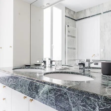 Exceptional Near The Eiffel Tower 3 Bdr 5 P